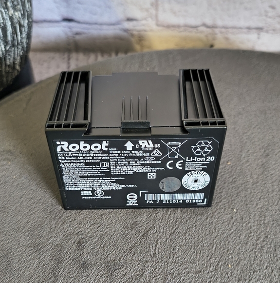 OEM iRobot Roomba vacuum lithium ion battery replacement, e i j7+, series i7 i7+ - Picture 6 of 7